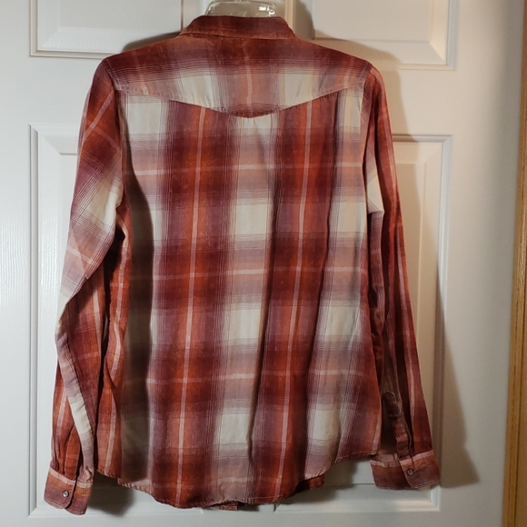 Women's cotton snap front top - Picture 3 of 3